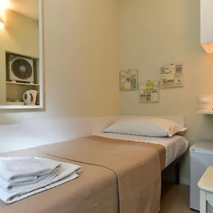 Small Single , Roma Itália